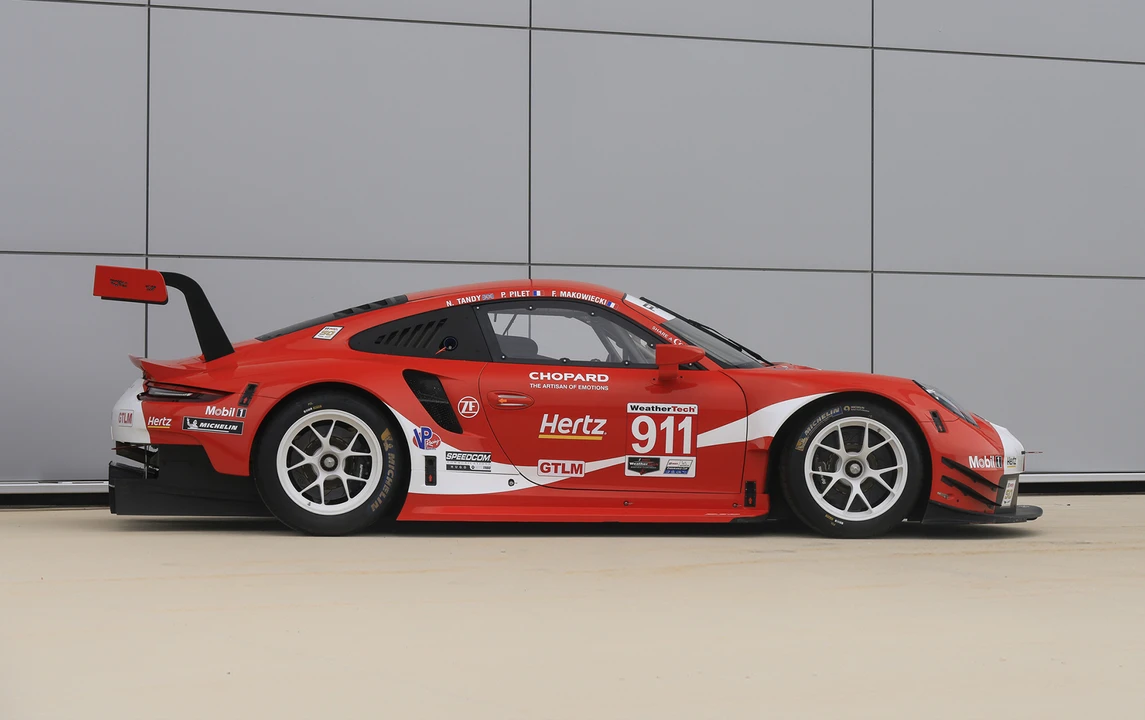 2017 Porsche 911 - Image 2 of 30