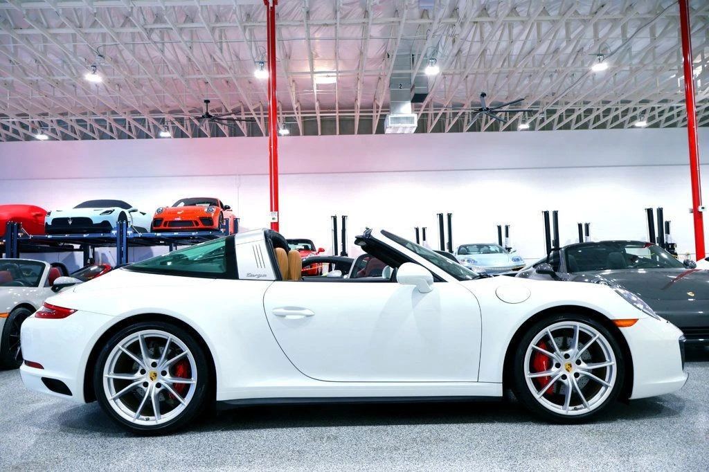 2017 Porsche 991 Targa 4 & 4S - Image 11 of 12