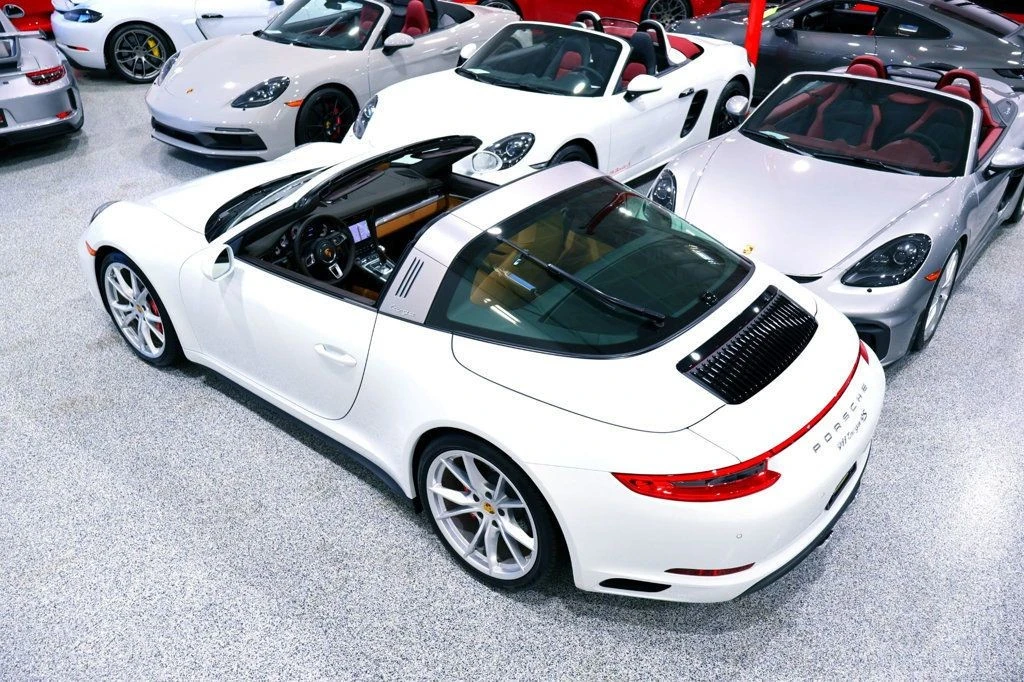 2017 Porsche 991 Targa 4 & 4S - Image 9 of 12