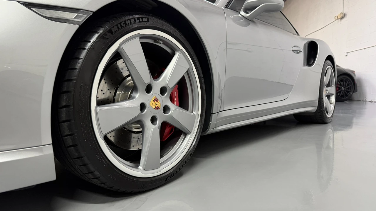2017 Porsche 991 Turbo - Image 28 of 31