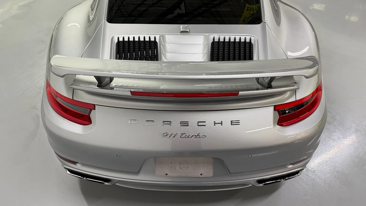 2017 Porsche 991 Turbo - Image 17 of 31