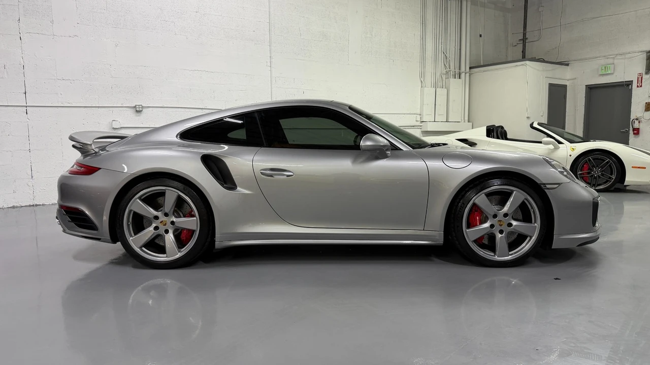 2017 Porsche 991 Turbo - Image 8 of 31