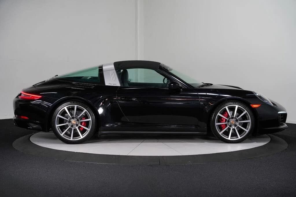 2017 Porsche 991 Targa 4 & 4S - Image 10 of 31