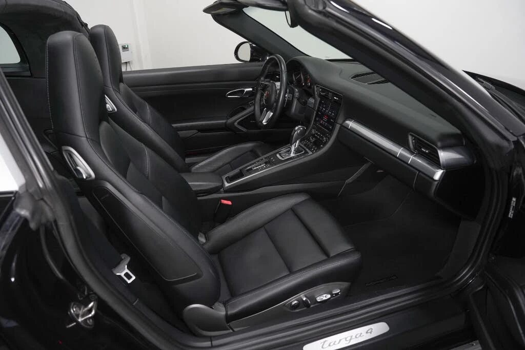 2017 Porsche 991 Targa 4 & 4S - Image 2 of 31