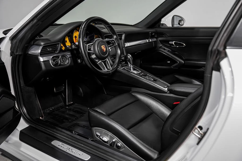 2017 Porsche 991 Targa 4 & 4S - Image 10 of 31
