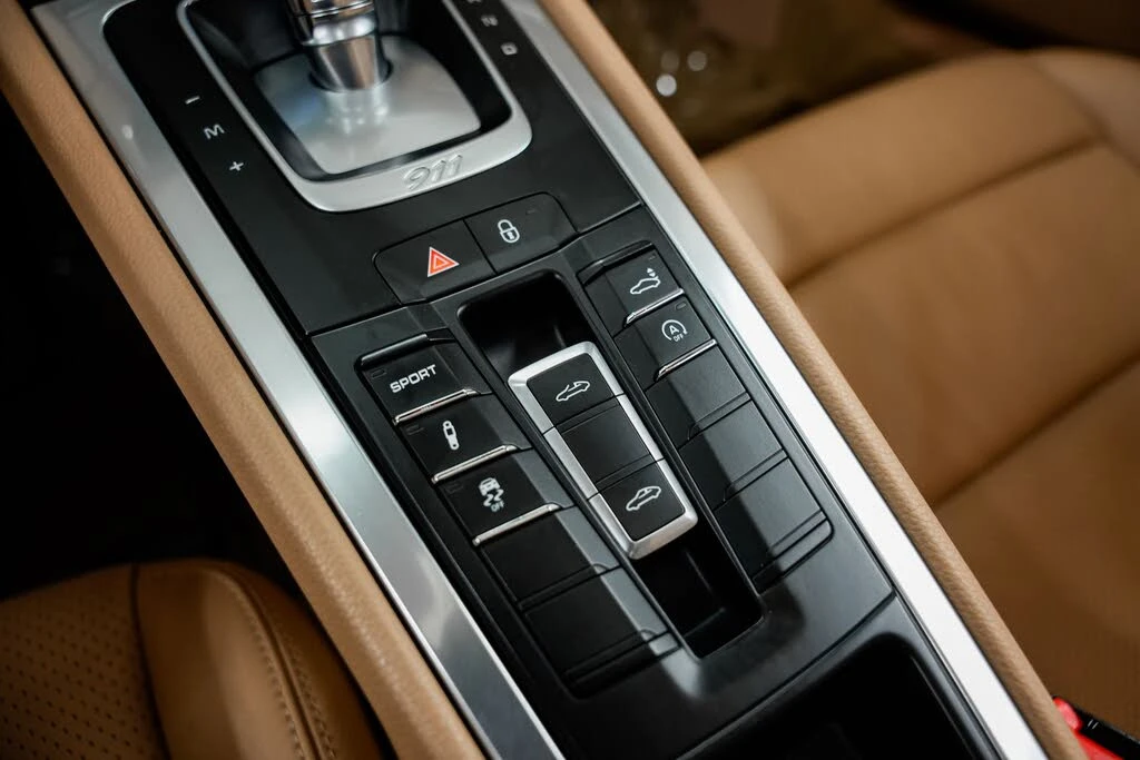 2017 Porsche 991 Targa 4 & 4S - Image 13 of 31