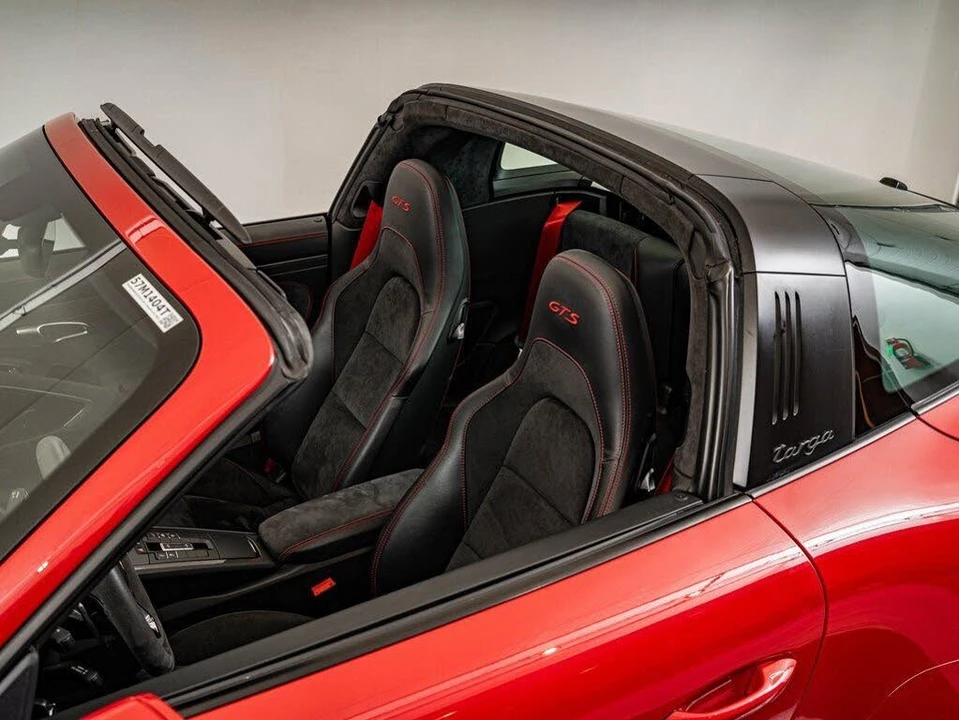 2017 Porsche 991 Targa 4 GTS - Image 19 of 31