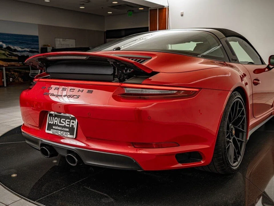 2017 Porsche 991 Targa 4 GTS - Image 25 of 31