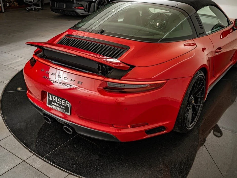2017 Porsche 991 Targa 4 GTS - Image 27 of 31