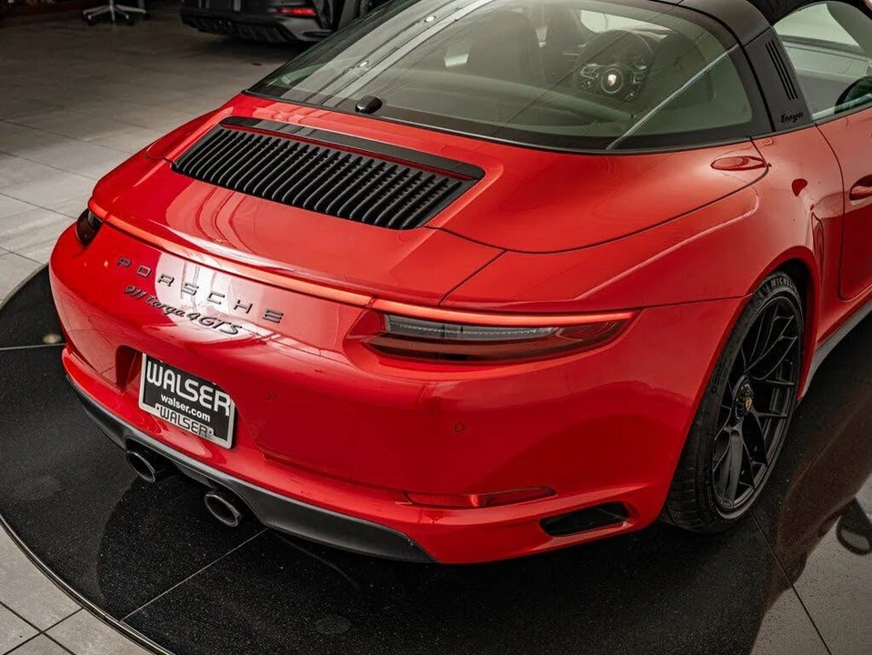 2017 Porsche 991 Targa 4 GTS - Image 26 of 31