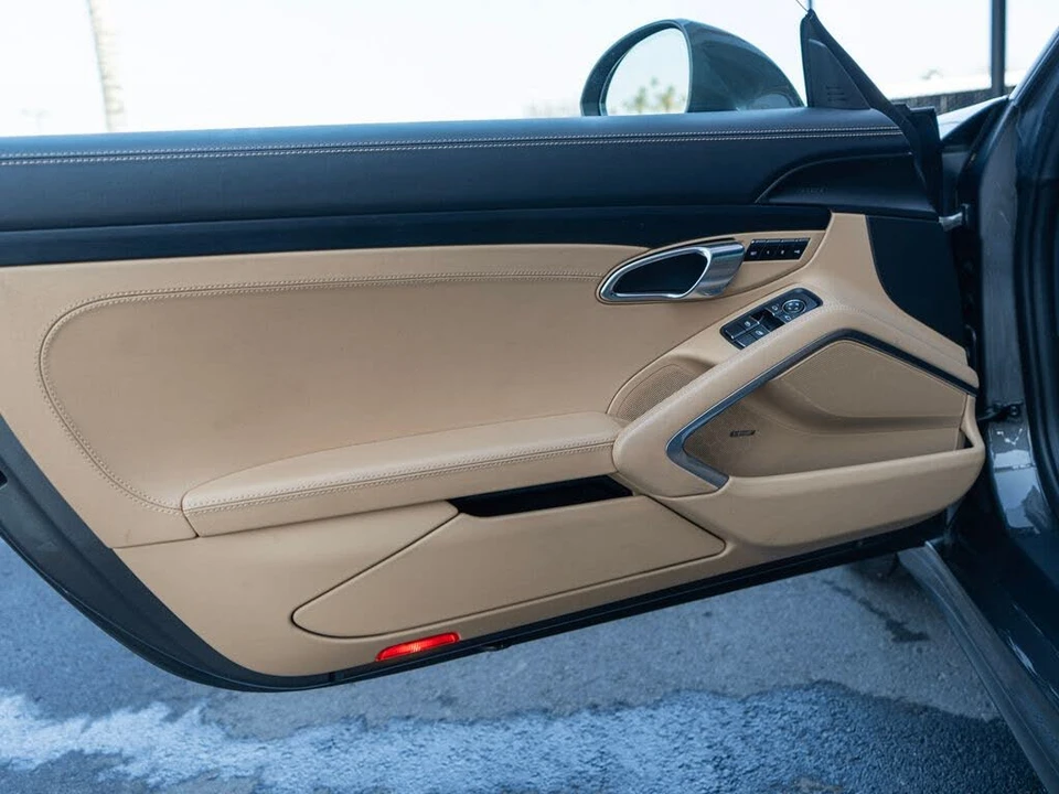 2017 Porsche 991 Targa 4 GTS - Image 28 of 31