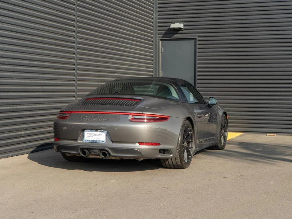 2017 Porsche 991 Targa 4 GTS - Image 9 of 31