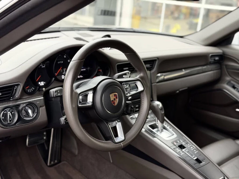 2017 Porsche 991 Targa 4 GTS - Image 9 of 31