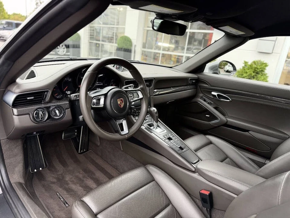 2017 Porsche 991 Targa 4 GTS - Image 10 of 31