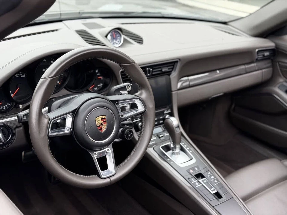 2017 Porsche 991 Targa 4 GTS - Image 28 of 31