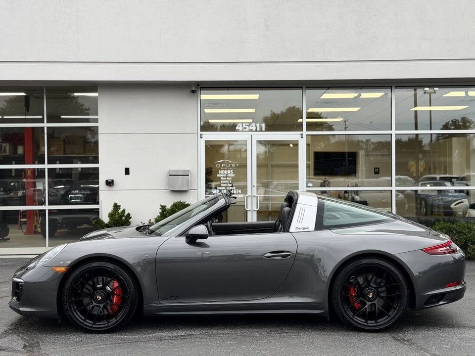 2017 Porsche 991 Targa 4 GTS - Image 25 of 31