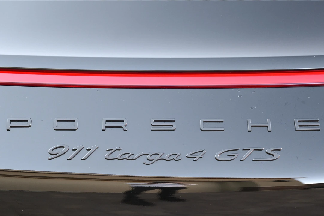 2017 Porsche 991 Targa 4 GTS - Image 25 of 31