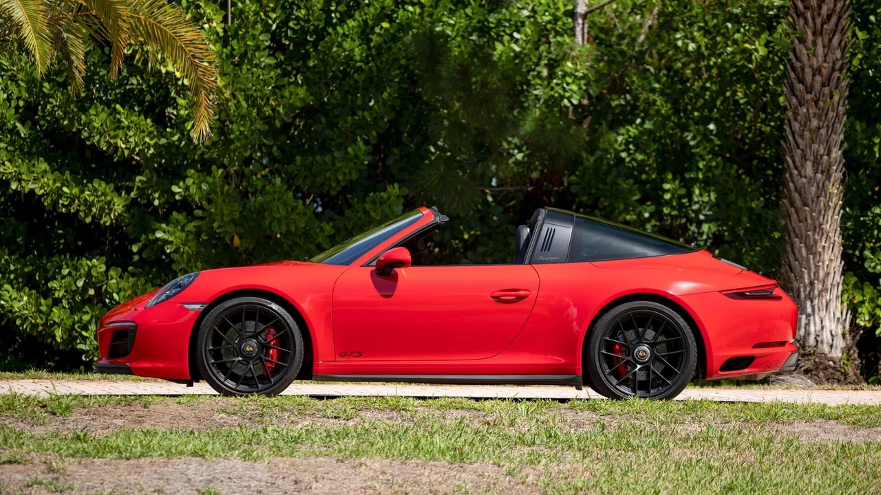 2017 Porsche 991 Targa 4 GTS - Image 12 of 31