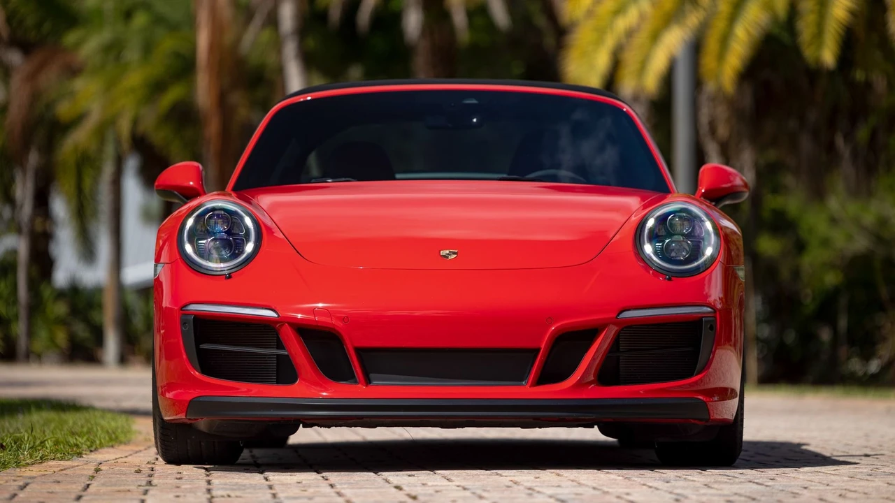 2017 Porsche 991 Targa 4 GTS - Image 3 of 31