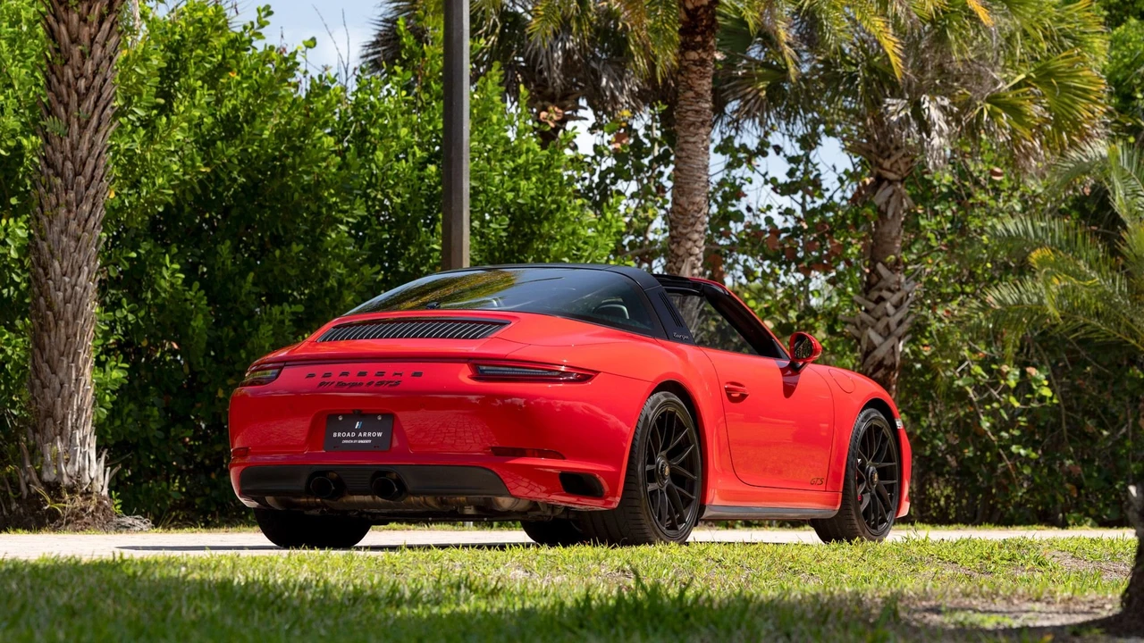 2017 Porsche 991 Targa 4 GTS - Image 14 of 31