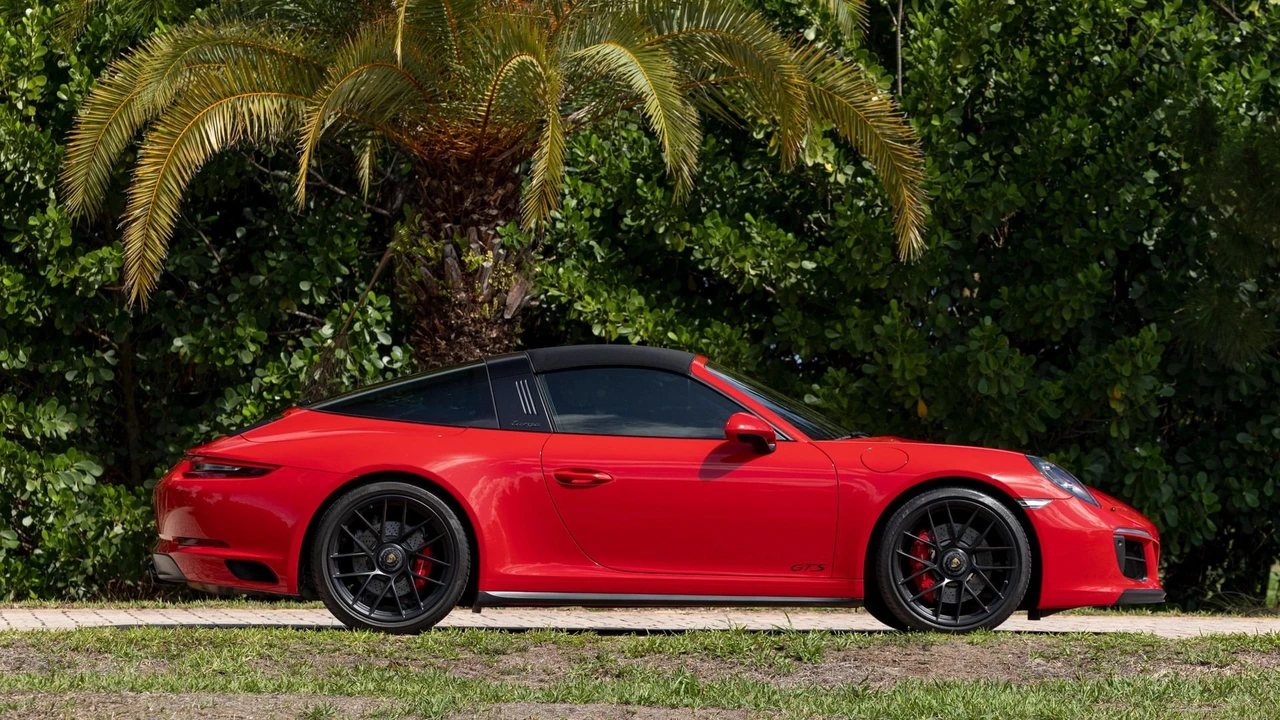 2017 Porsche 991 Targa 4 GTS - Image 6 of 31