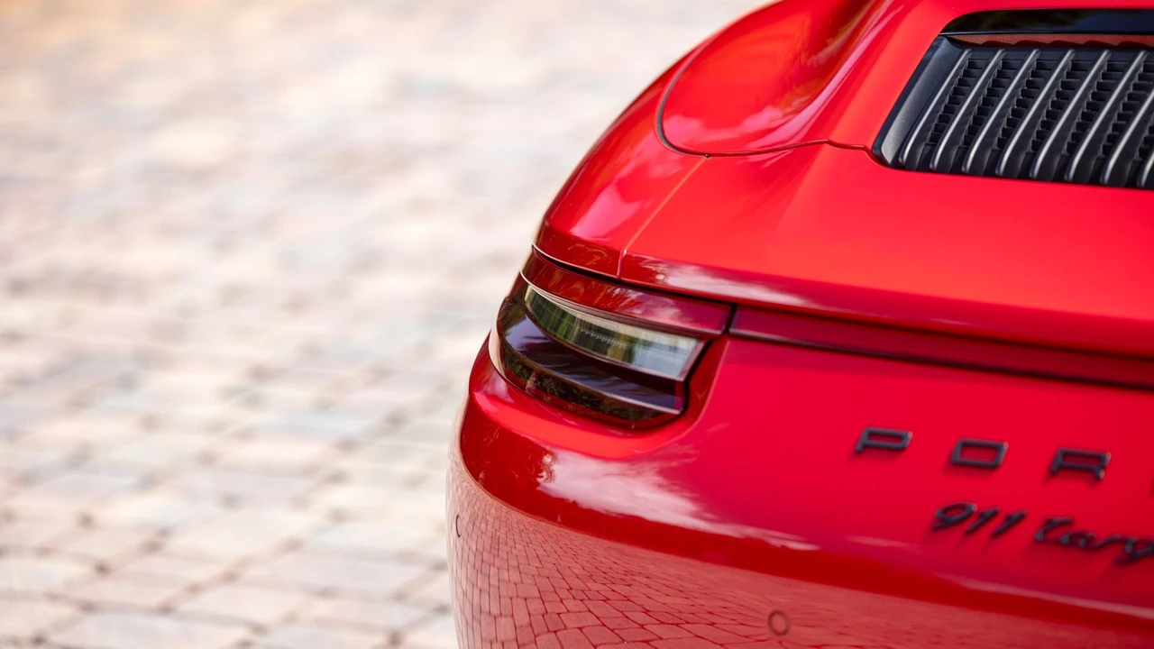 2017 Porsche 991 Targa 4 GTS - Image 27 of 31