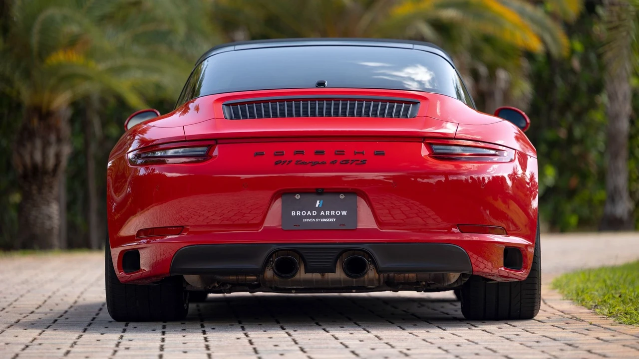 2017 Porsche 991 Targa 4 GTS - Image 5 of 31
