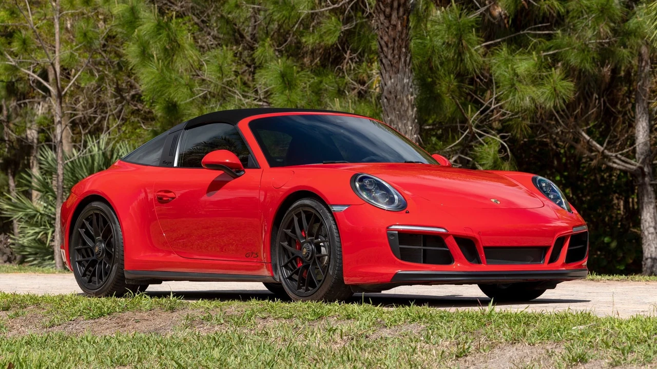 2017 Porsche 991 Targa 4 GTS - Image 18 of 31