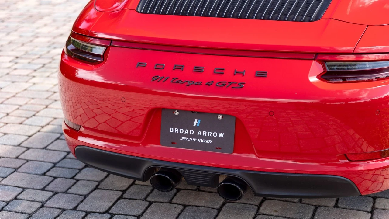 2017 Porsche 991 Targa 4 GTS - Image 24 of 31