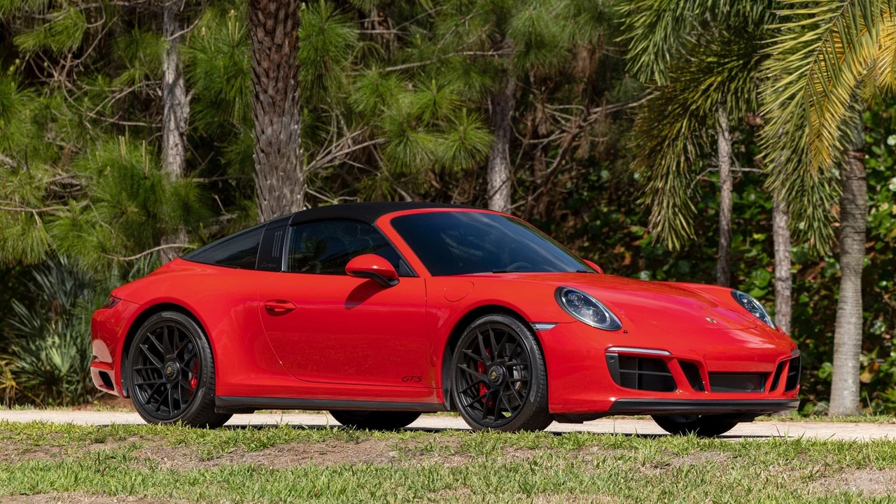 2017 Porsche 991 Targa 4 GTS - Image 19 of 31