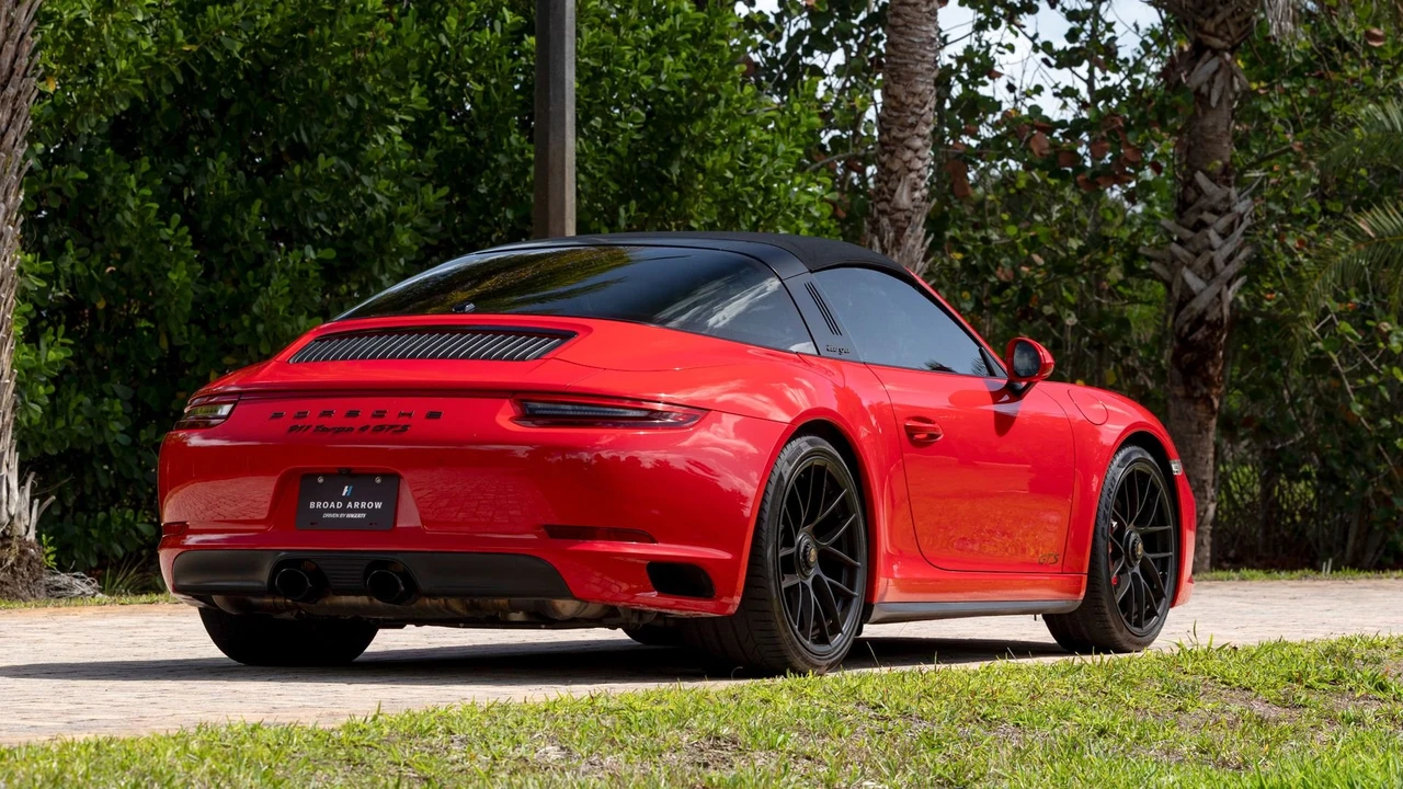 2017 Porsche 991 Targa 4 GTS - Image 21 of 31