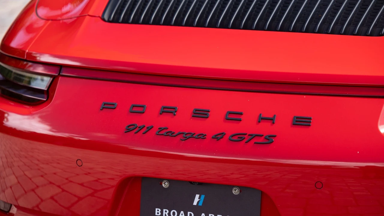 2017 Porsche 991 Targa 4 GTS - Image 9 of 31