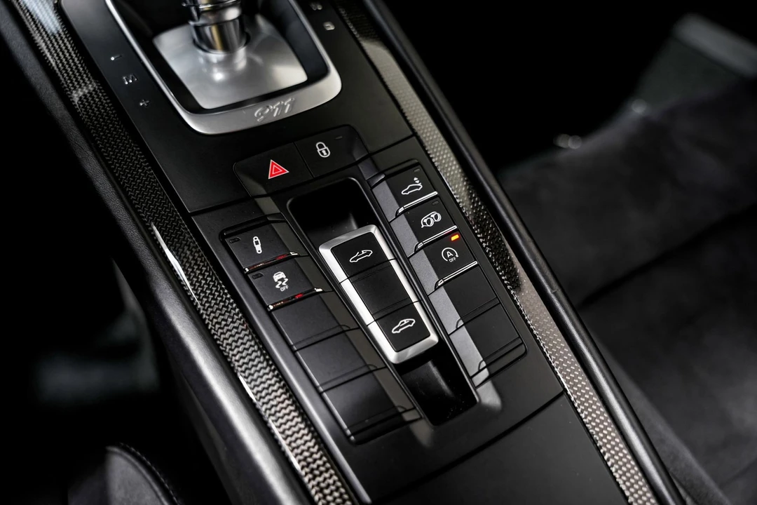 2017 Porsche 991 Targa 4 GTS - Image 17 of 31
