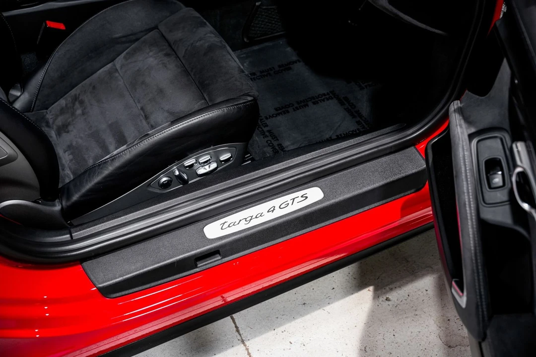 2017 Porsche 991 Targa 4 GTS - Image 27 of 31