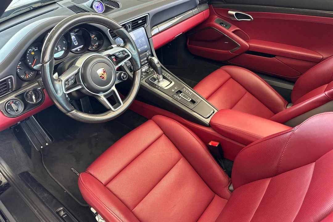 2017 Porsche - Image 4 of 31