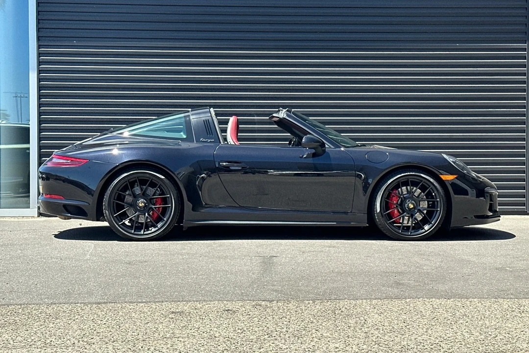 2017 Porsche 991 Targa 4 GTS - Image 9 of 21