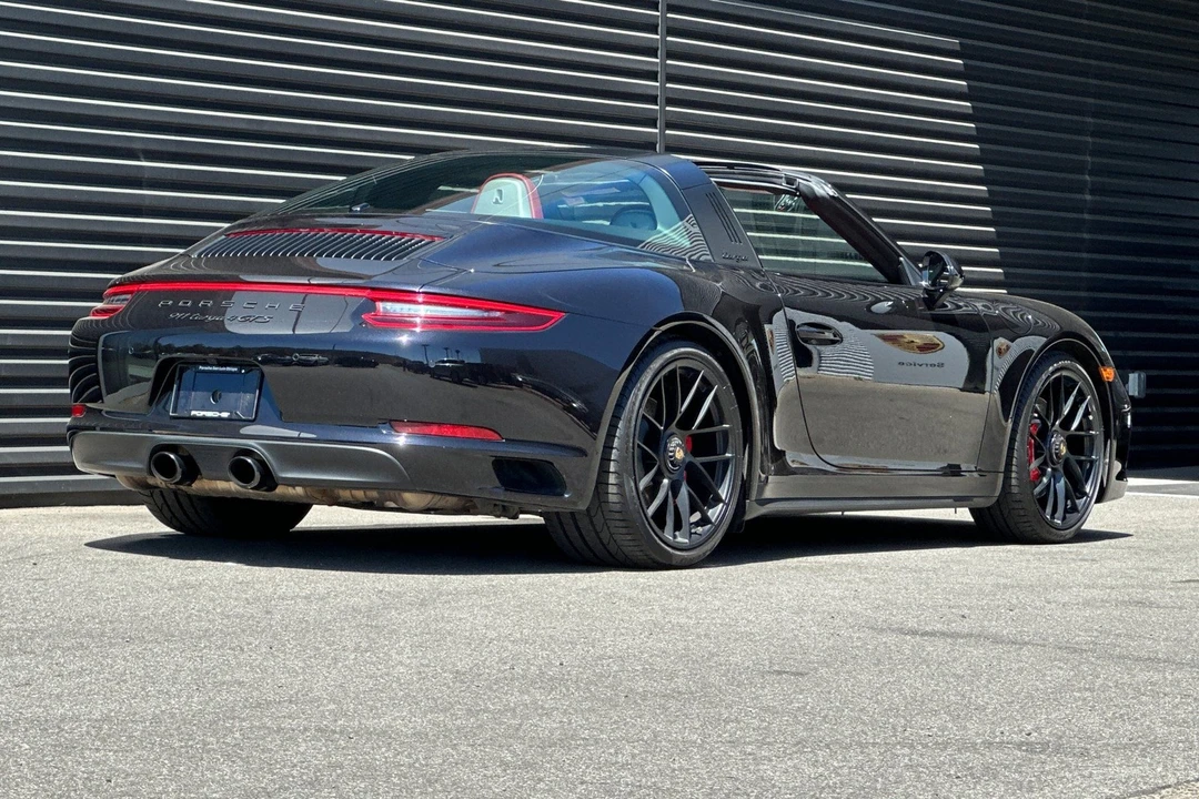 2017 Porsche 991 Targa 4 GTS - Image 8 of 31
