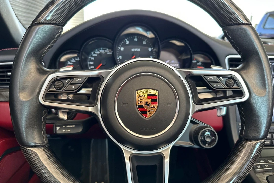 2017 Porsche - Image 29 of 31
