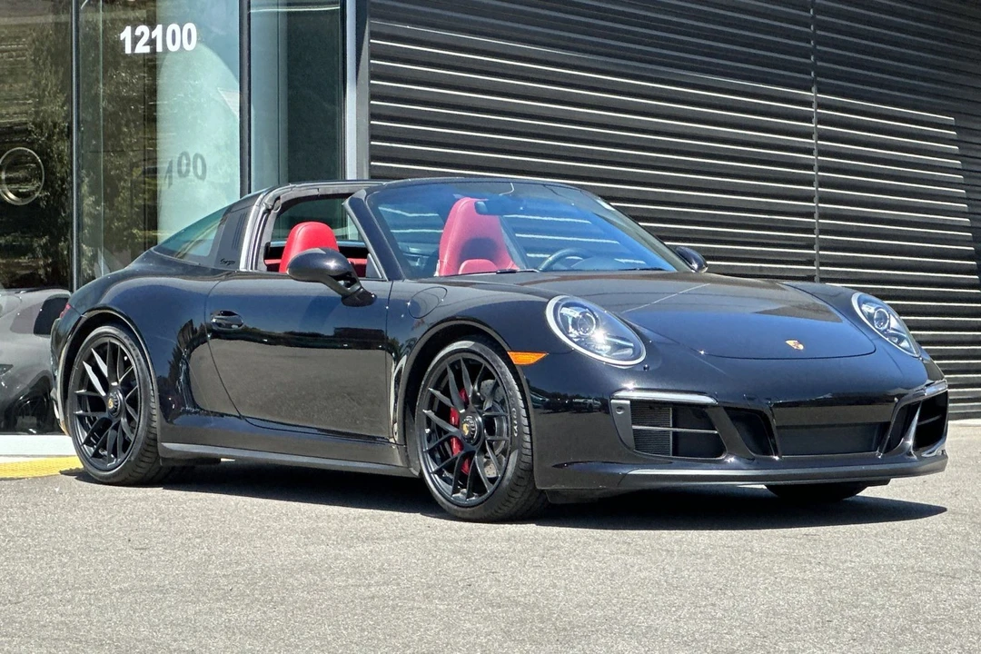 2017 Porsche - Image 10 of 31