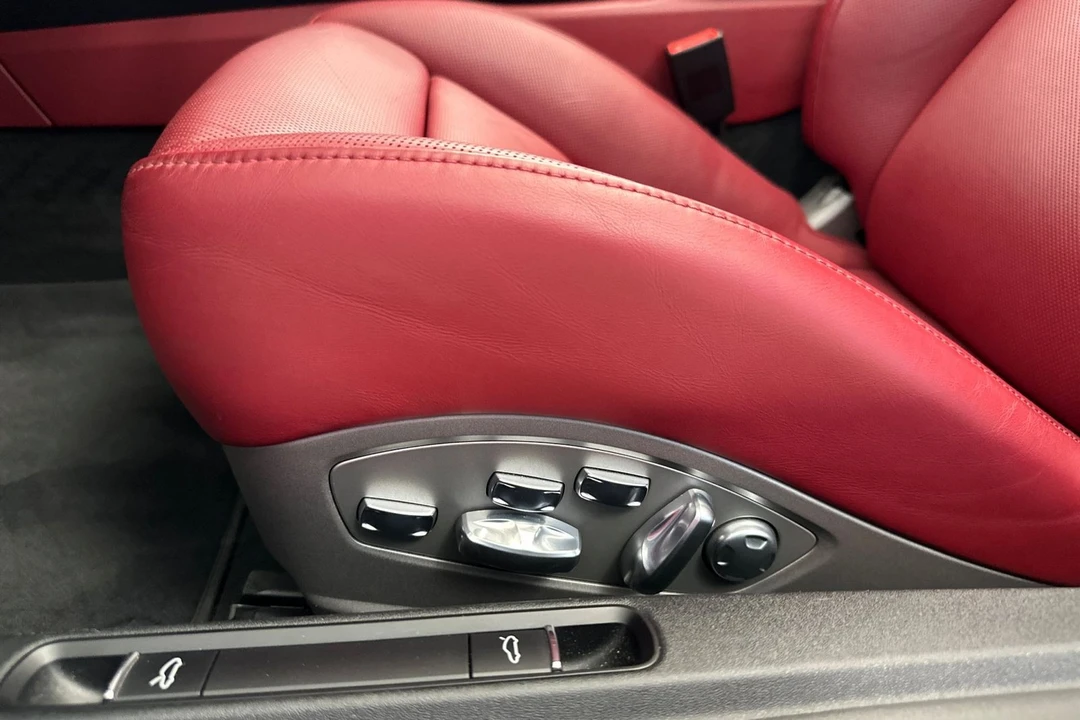 2017 Porsche - Image 15 of 31