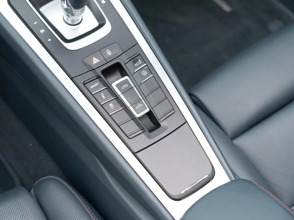 2017 Porsche 991 Targa 4 & 4S - Image 29 of 31