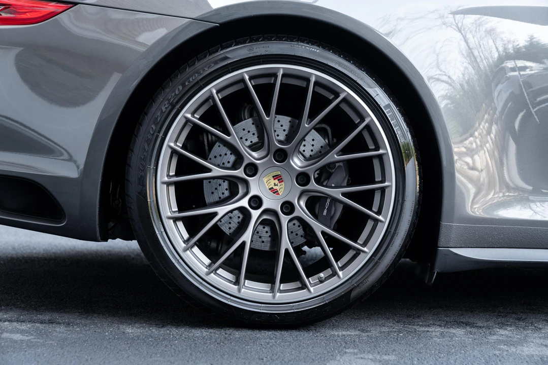 2017 Porsche 991 Targa 4 & 4S - Image 14 of 31
