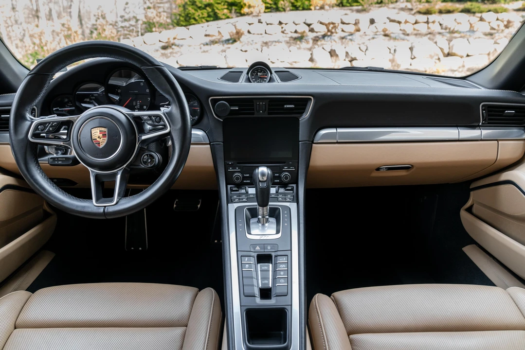 2017 Porsche 991 Targa 4 & 4S - Image 16 of 31