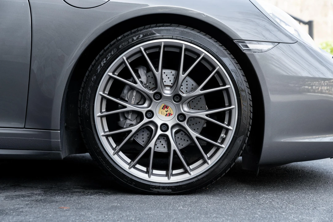 2017 Porsche 991 Targa 4 & 4S - Image 15 of 31