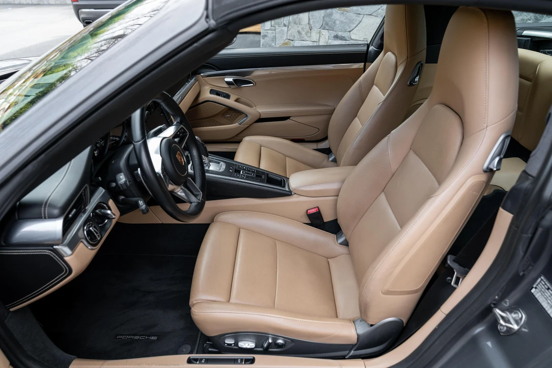 2017 Porsche 991 Targa 4 & 4S - Image 17 of 31