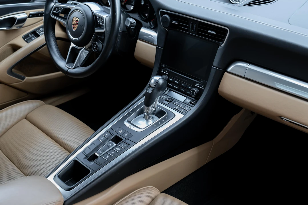 2017 Porsche 991 Targa 4 & 4S - Image 29 of 31