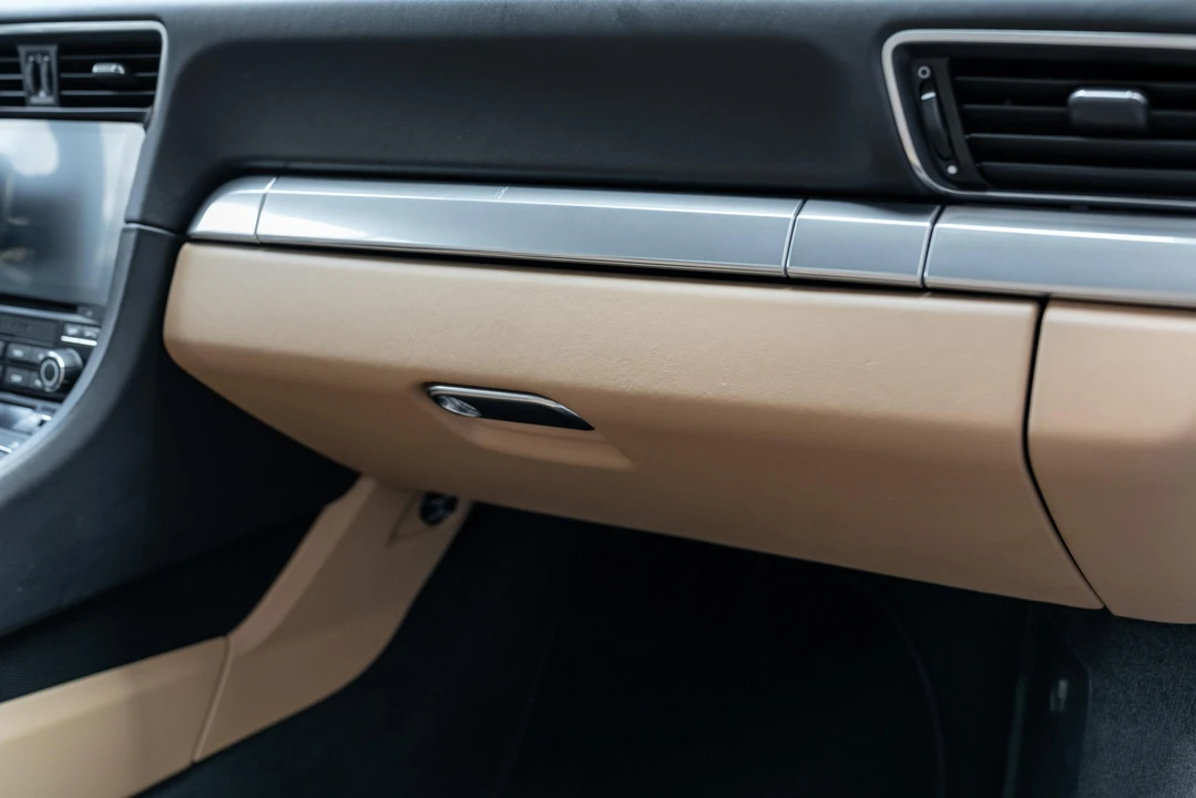 2017 Porsche 991 Targa 4 & 4S - Image 27 of 31