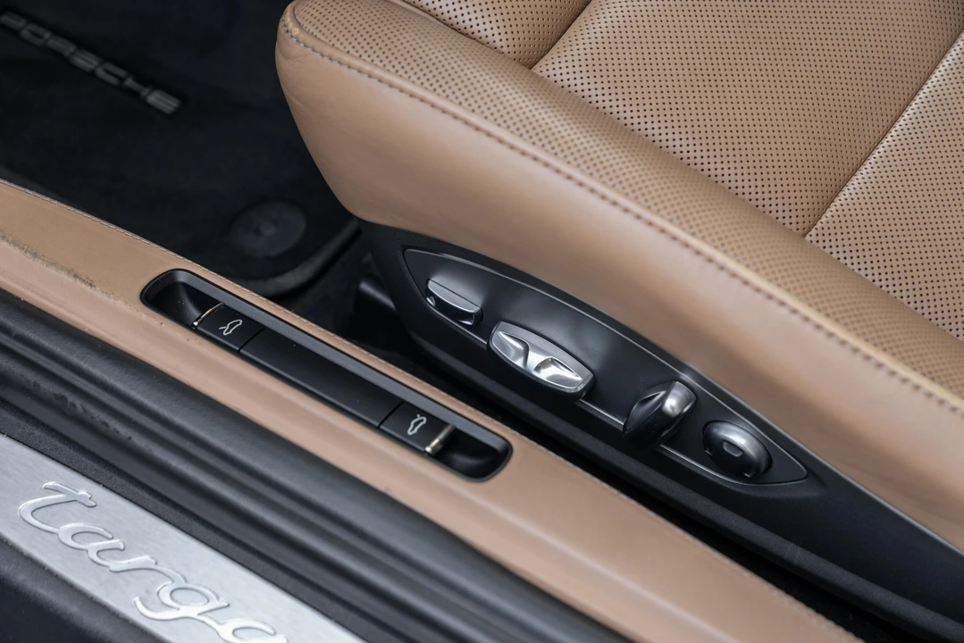 2017 Porsche 991 Targa 4 & 4S - Image 21 of 31