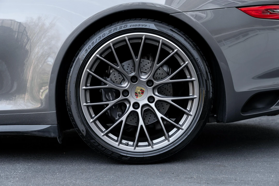 2017 Porsche 991 Targa 4 & 4S - Image 13 of 31