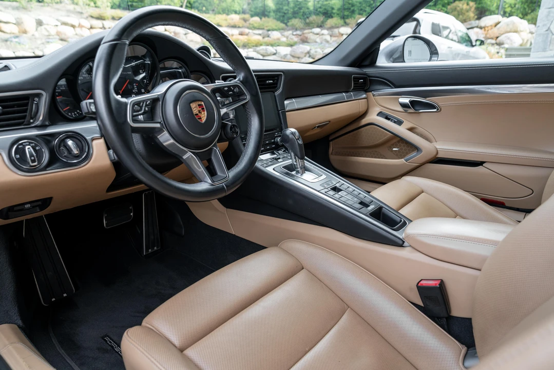 2017 Porsche 991 Targa 4 & 4S - Image 24 of 31